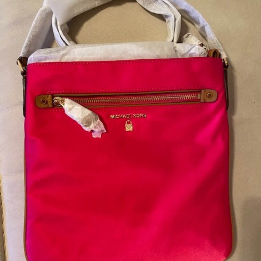 Michael Kors New Kelsey Lge Crossbody Ultra Pink